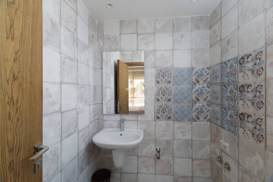 30 IMG_8125-Edit. jpg