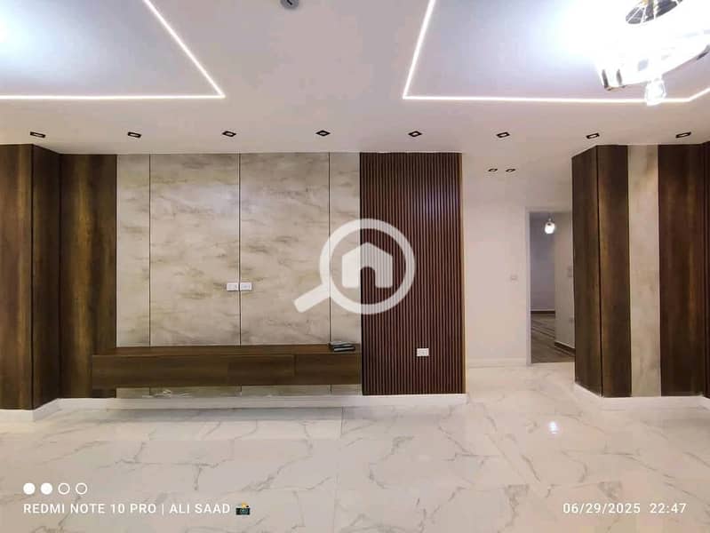 4 dee83e8e-cd02-47bf-bc78-94d2d06677fd. jpg