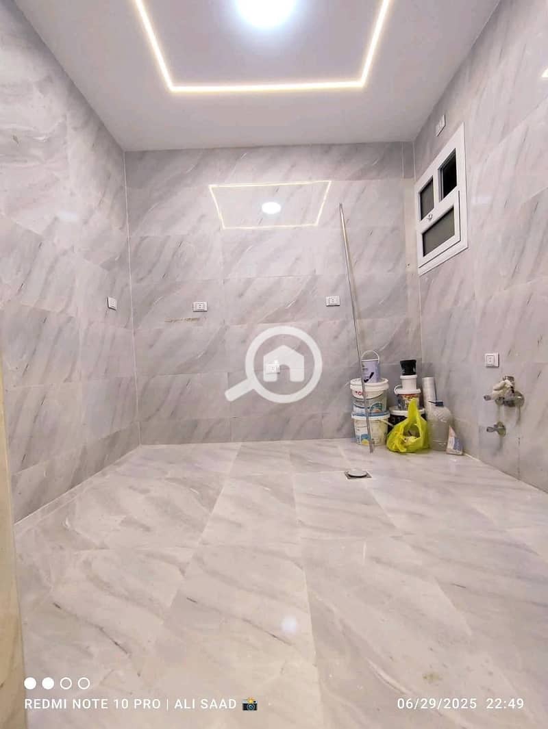 9 ffb21409-bcee-4c5b-8c16-a1a4927638f5. jpg