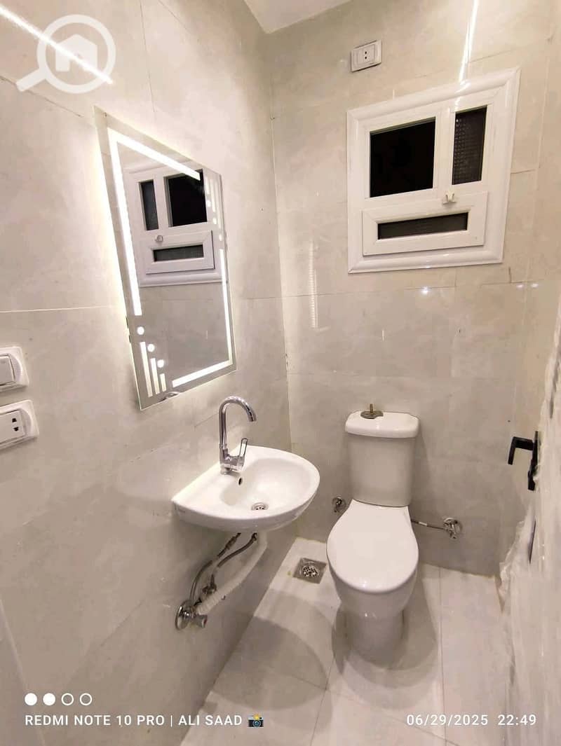 10 9a5d29dd-7f81-49d6-a384-e09ada43d7dc. jpg