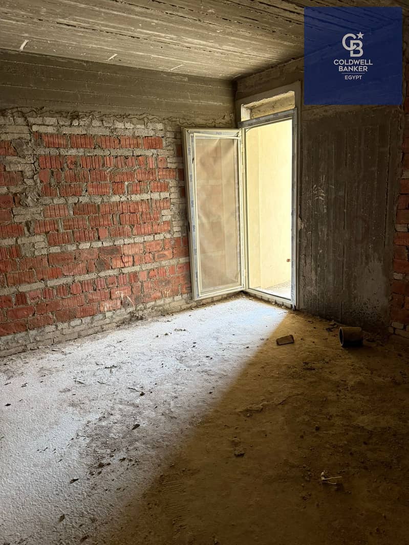 2 f2c9ea30-eedd-4ef0-be35-d6b027fe3d33. jpeg