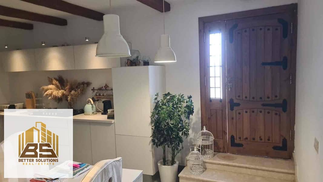 13 d08304f1-1263-408b-bfe0-35179c4b7118. jpg