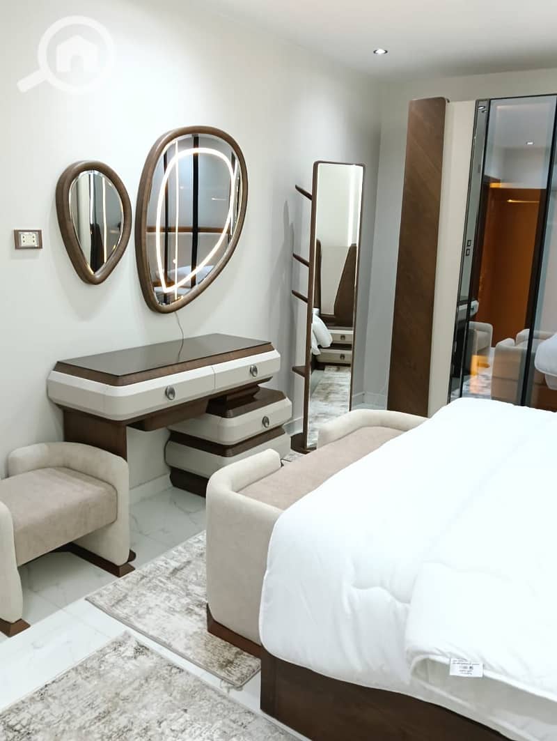 12 4ebb34d9-059e-415d-a162-6d9f65e6e884. jpg