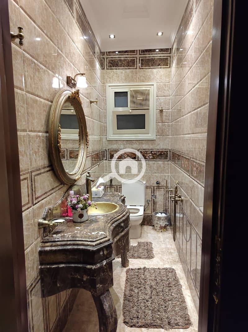 4 101a975a-77bb-4310-840c-63b0527c3b57. jpg