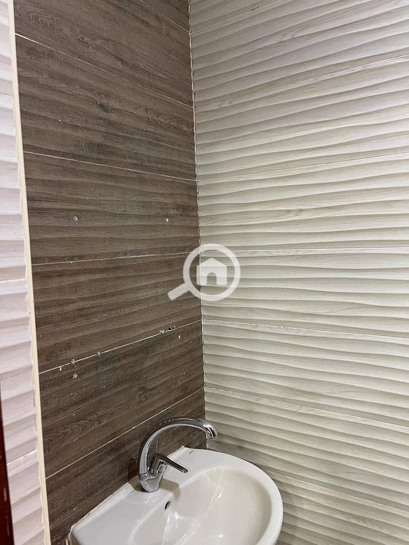 6 3bfce3e8-036e-4877-9ad9-b1f9a244d907. jpg