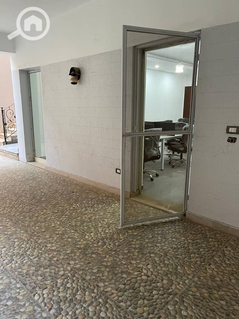 8 844404bb-fd06-4a07-b42c-7986b19ba1fb. jpg