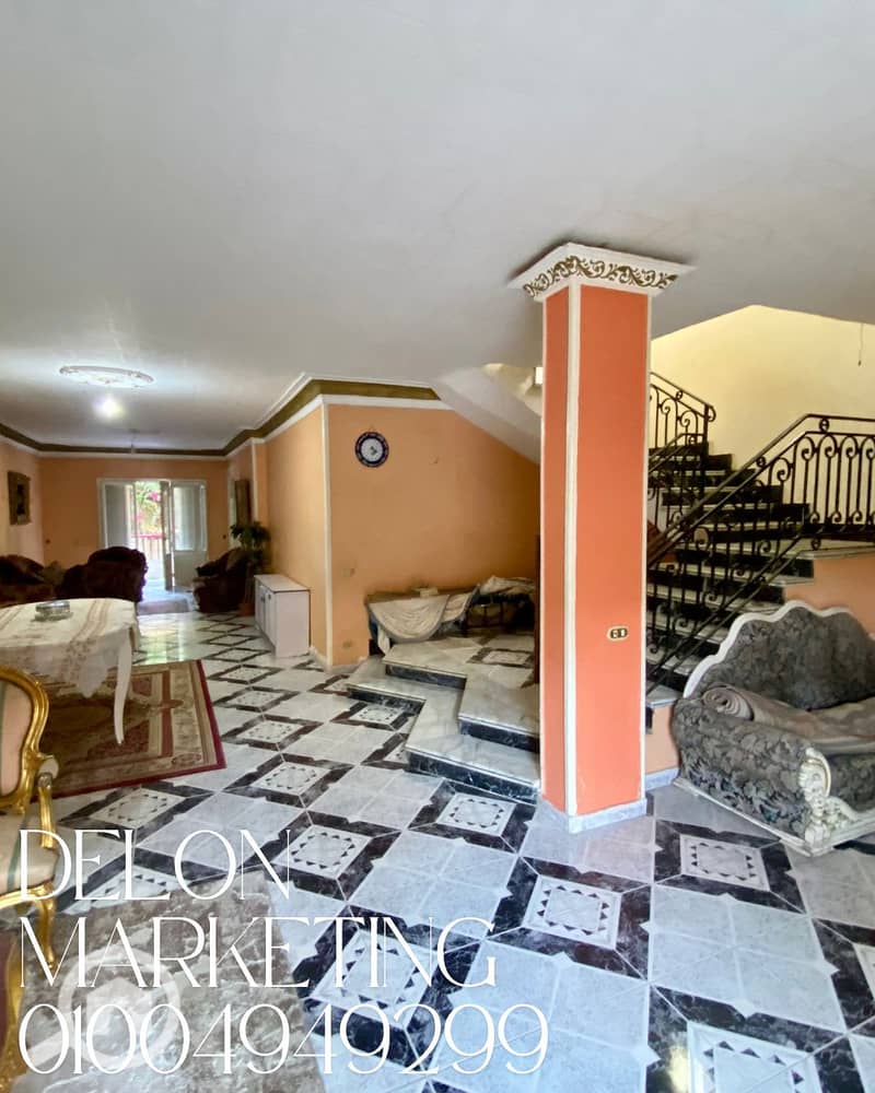 2 Clean Vintage Photo Collage Fall Fashion Instagram Post. png