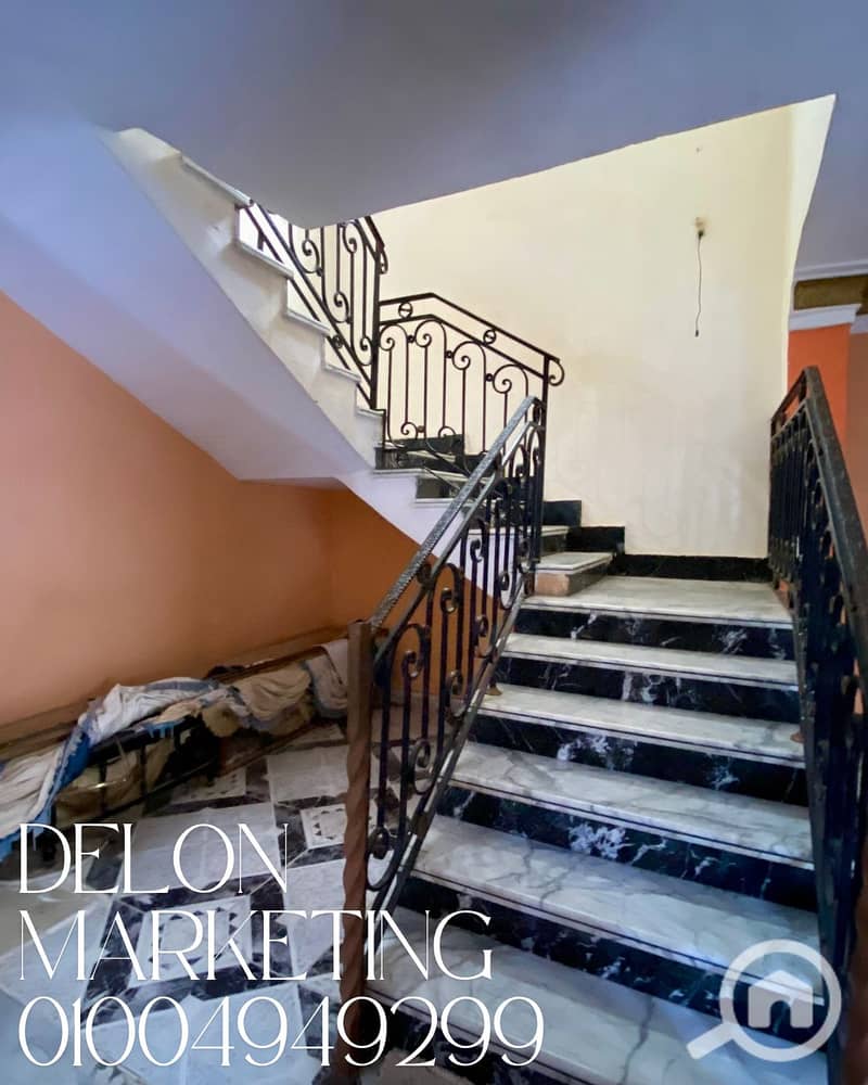 3 Clean Vintage Photo Collage Fall Fashion Instagram Post. png