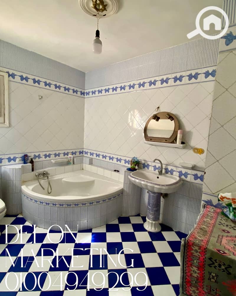 5 Clean Vintage Photo Collage Fall Fashion Instagram Post. png