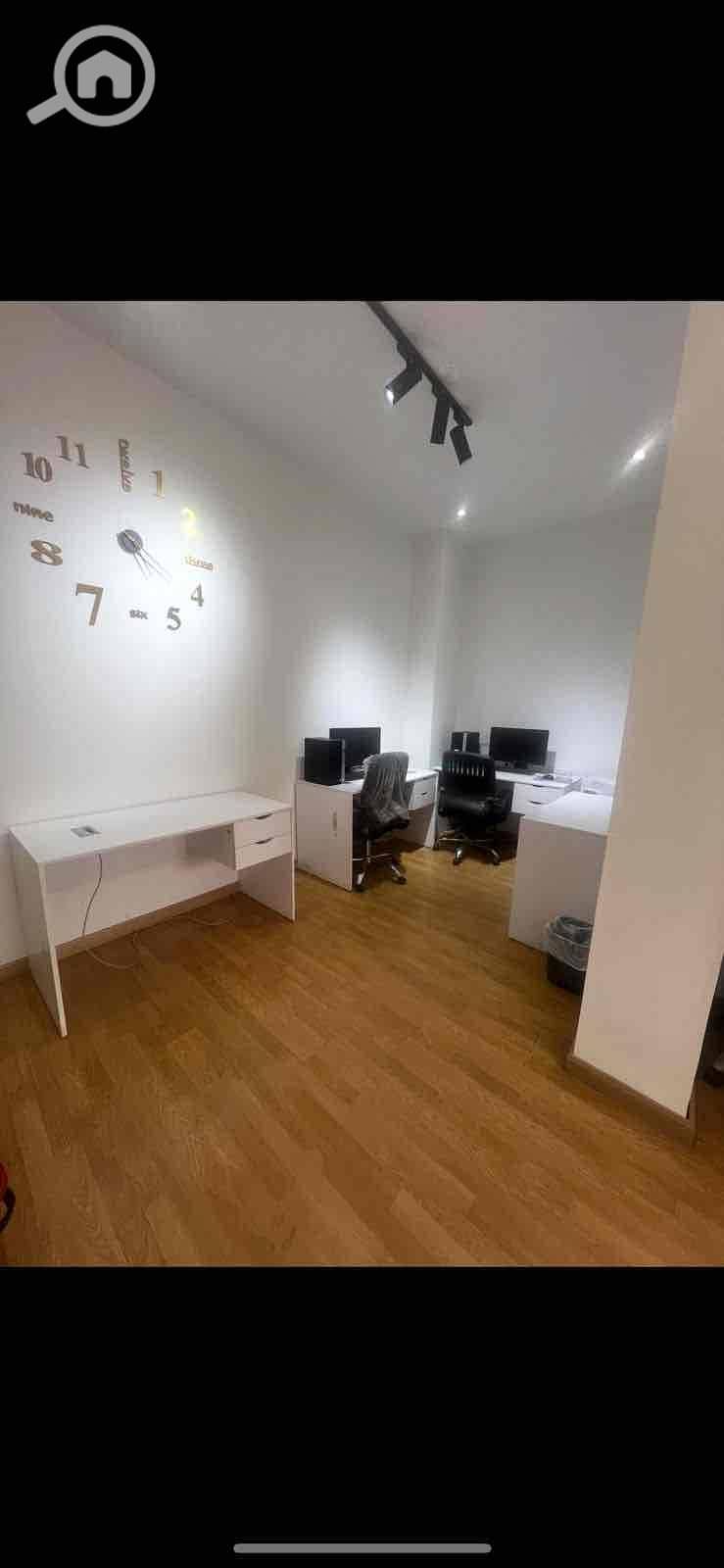 2 d64deccc-0a27-45b3-8d2d-a020a7c7b415. jpg