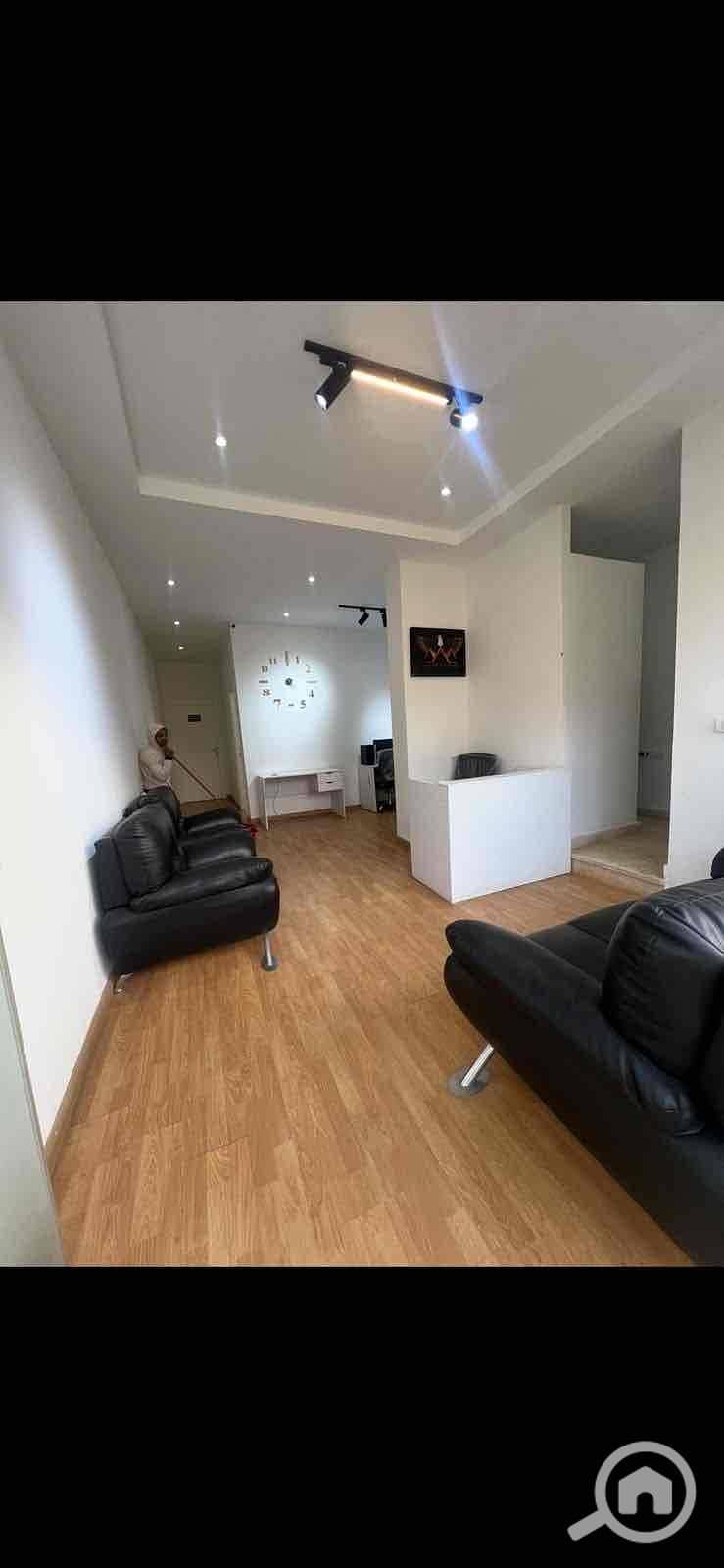 4 96587c12-01b8-4efa-a32e-6ffb361298bf. jpg