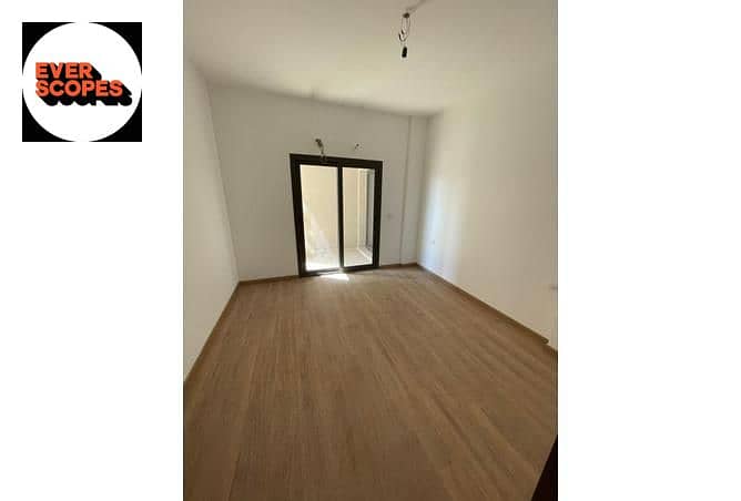 9 3830427-4eb16o. jpg