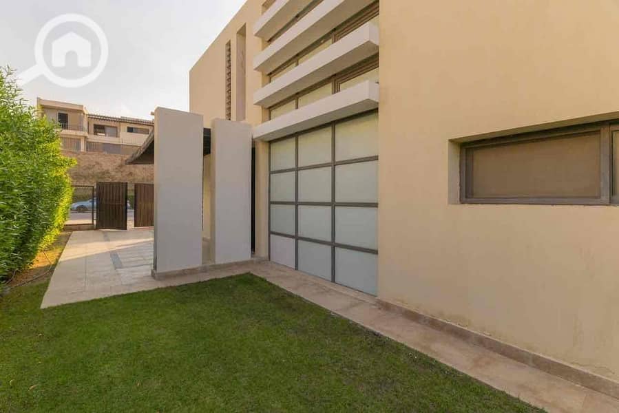 14 86dc738e-b0d5-49e2-8d62-8cd6d0a1c6f0. jpg