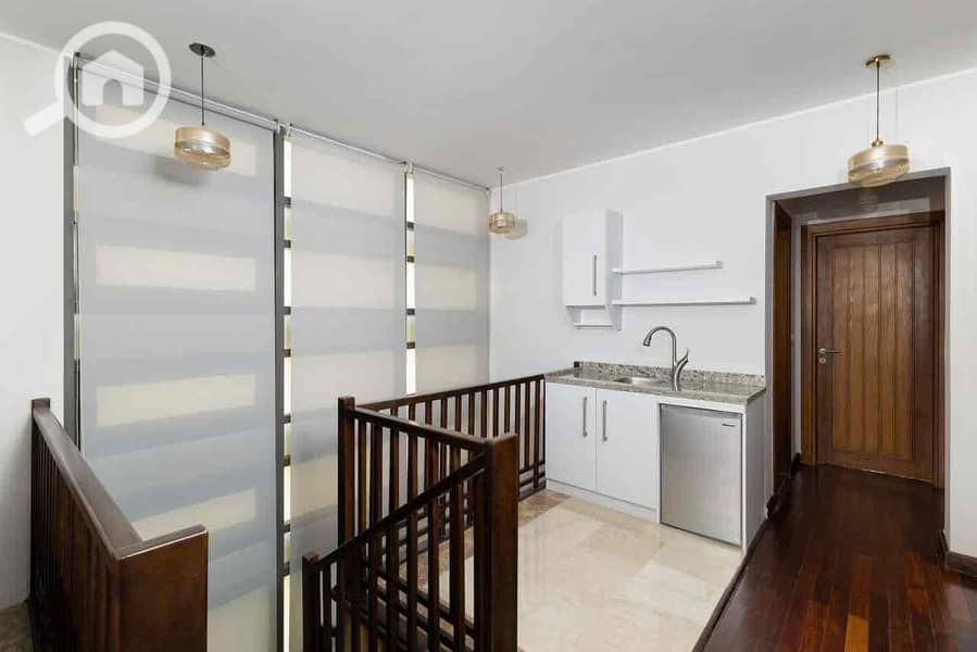 27 f4997b26-6e2f-4886-8dbe-1f0abd2585b9. jpg