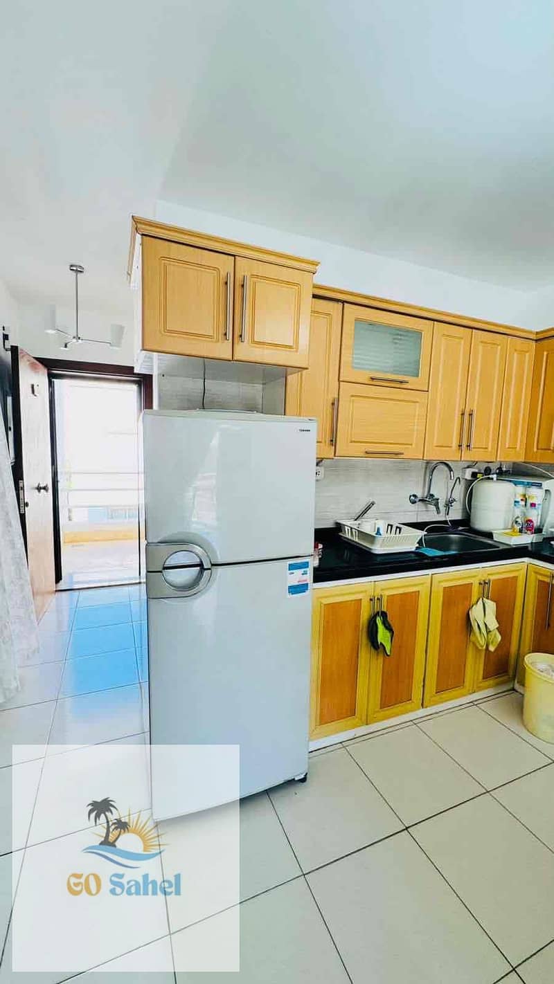 2 f788ad7b-c9e6-4972-bfe8-f32be4f48860. jpg