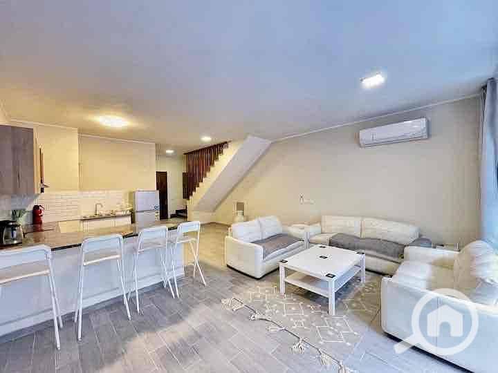 2 4e828f31-2236-4fd8-b014-24964f25295f. jpg