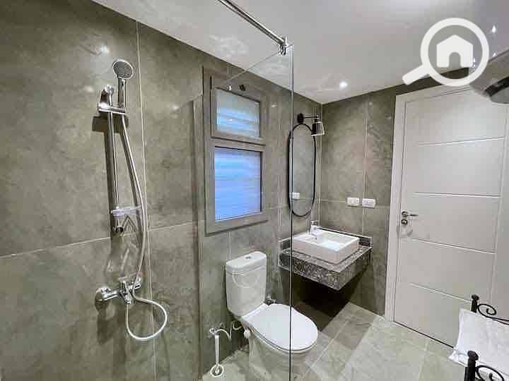 9 ff4b2e2c-2ce0-41ff-a4c6-7624dd342c1b. jpg