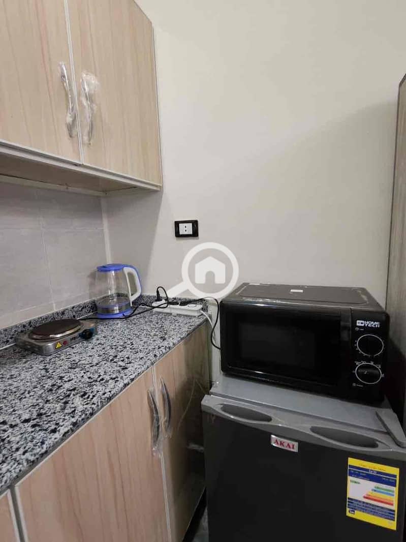 11 c2efbfb1-9eba-4f14-bd9d-613c1581ce8b. jpg