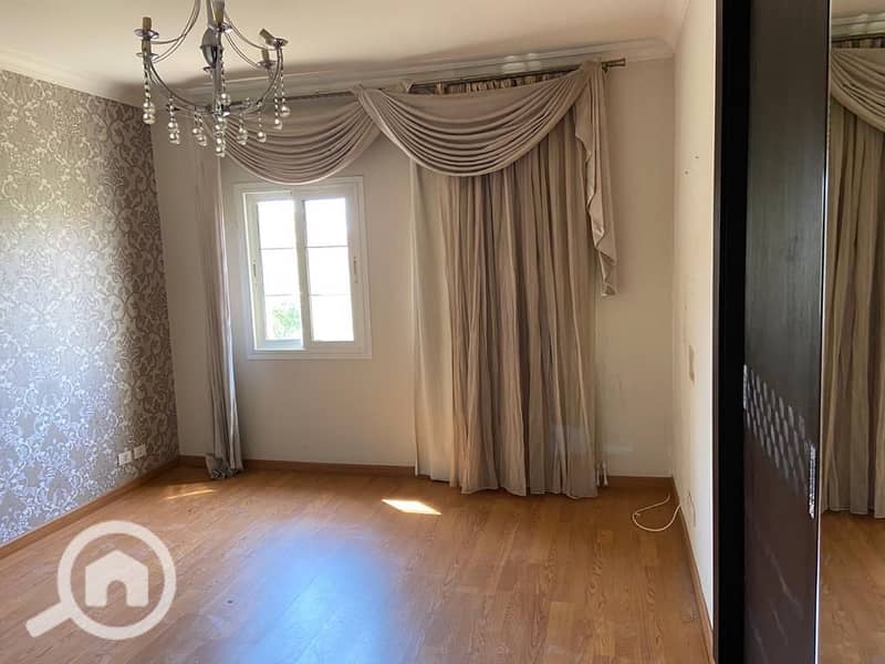 7 aac9c8c4-0446-43a8-8216-cc8bd2b25b66. jpg