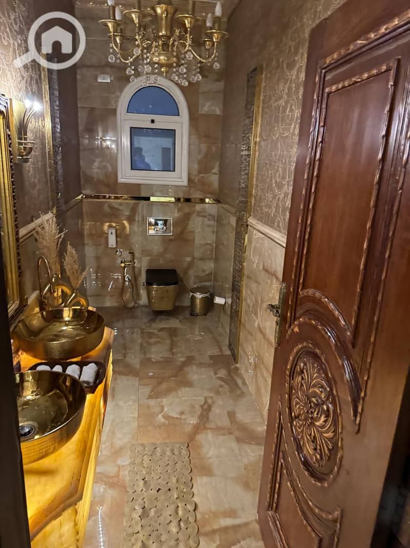 27 8b355b05-fac3-480e-b2fd-911cb9eae6d1. jpeg