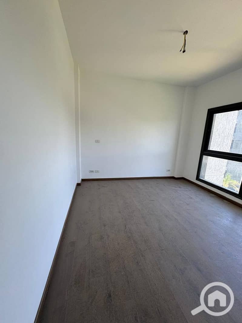 5 98e462cc-7848-48f8-9e1d-9fdee803108e. jpg