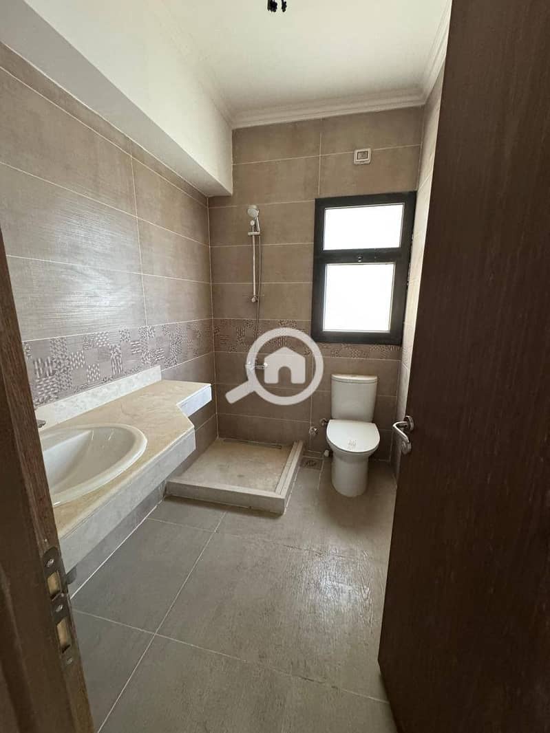 6 d05ada17-0c77-4e0c-82d0-6c36ccf5b811. jpg