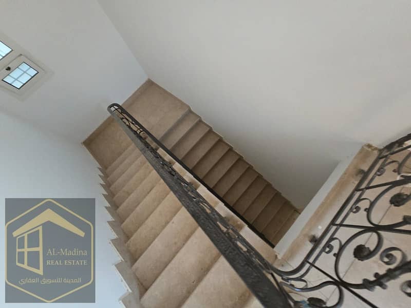 6 WhatsApp Image 2025-11-30 at 16.37. 25. jpeg