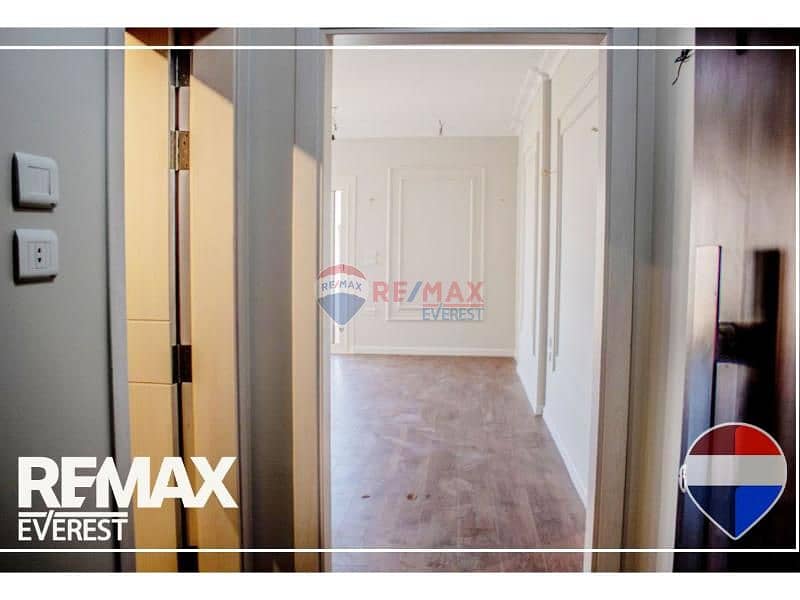 10 21d116c7-ddd0-4880-86c3-c5910fc474fd. jpg