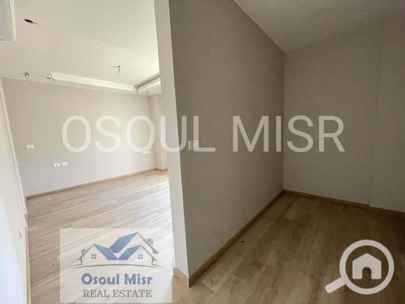 9 734b6c86-7901-40e8-ae33-ddbcc1819a14. jpeg