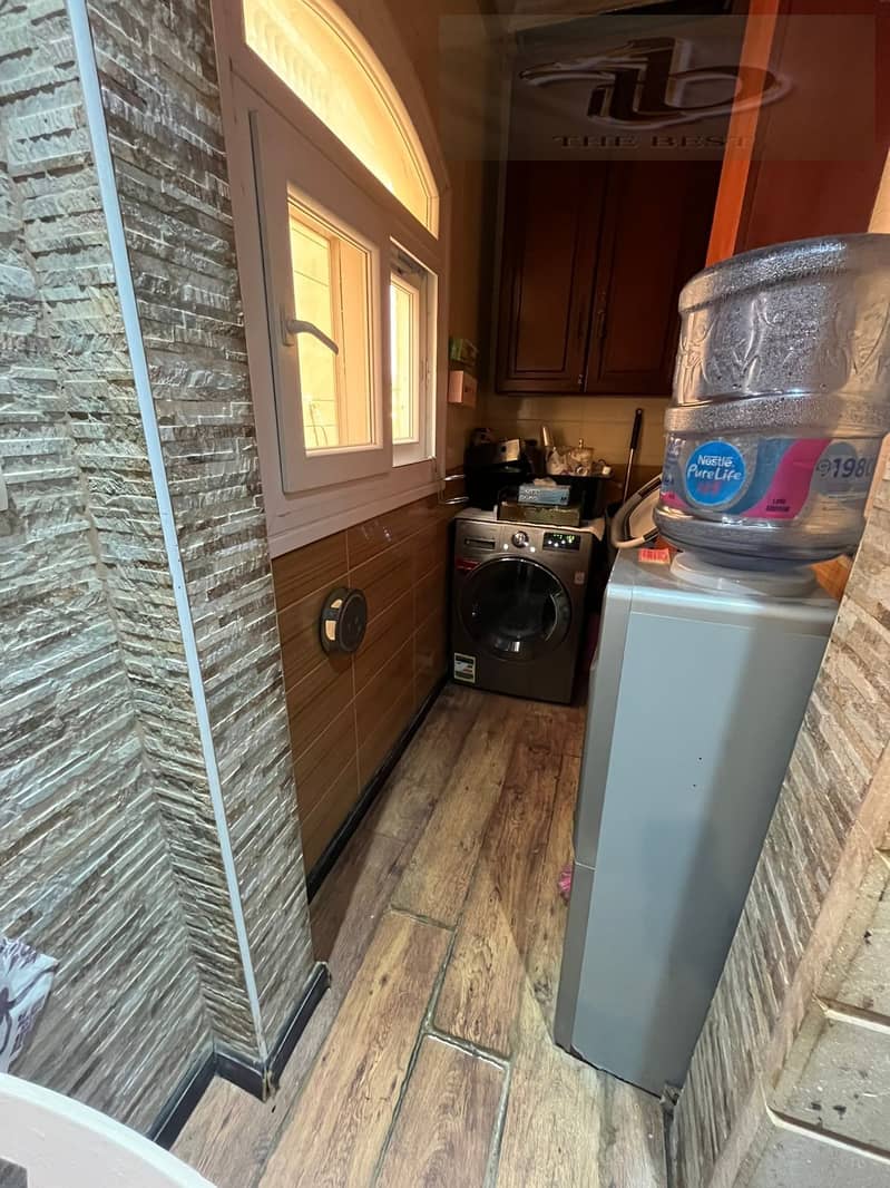 10 1c74c5ac-0ed7-4f9b-be39-3b4e7ed0703b. jpeg