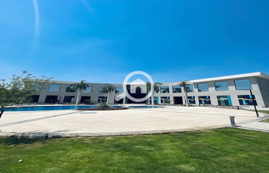 9 photo_5958719931937833204_y. jpg