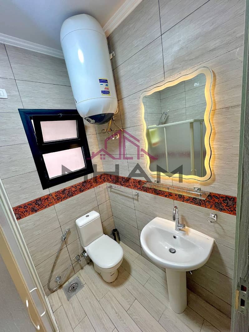 8 photo_5861623000690527254_y. jpg