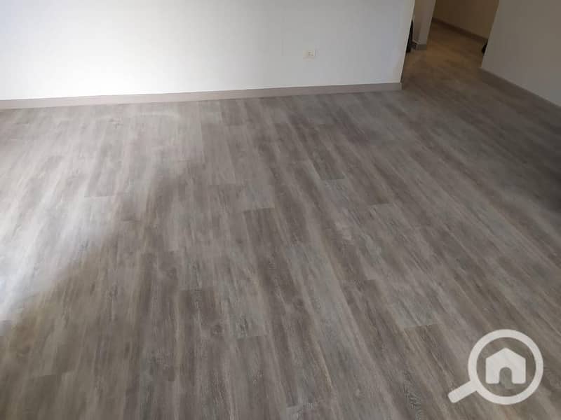 4 498646ab-2858-4b41-a7d4-21d44a5e5de6. jpeg