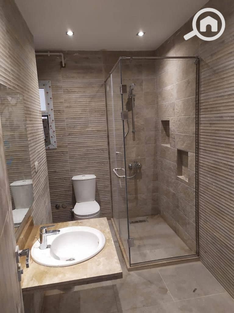 10 4f1930c7-3540-49c7-b302-d3a9988f459c. jpeg