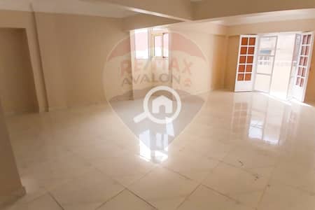 شقة 2 غرفة نوم للبيع في سموحة، الإسكندرية - 1. jpg