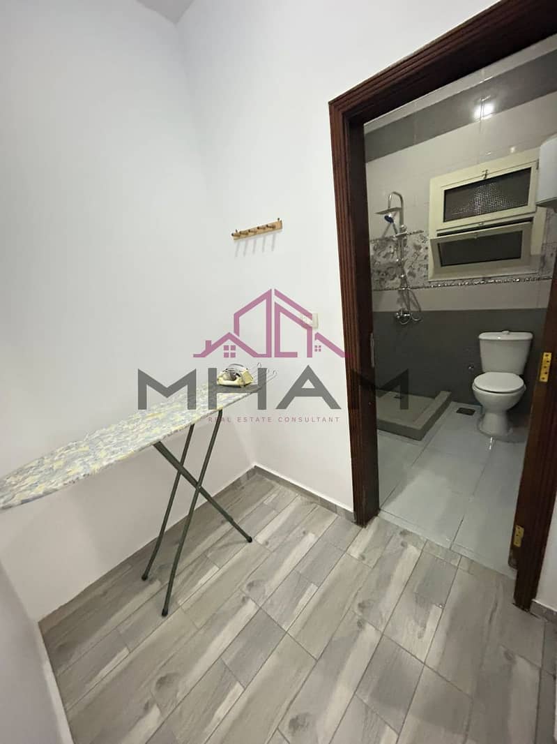 4 photo_5866352129050610479_y. jpg