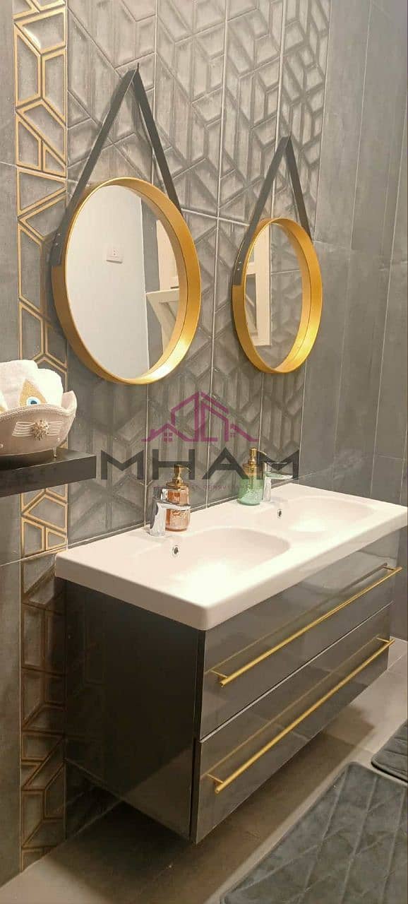 4 photo_5866437650439408498_y. jpg