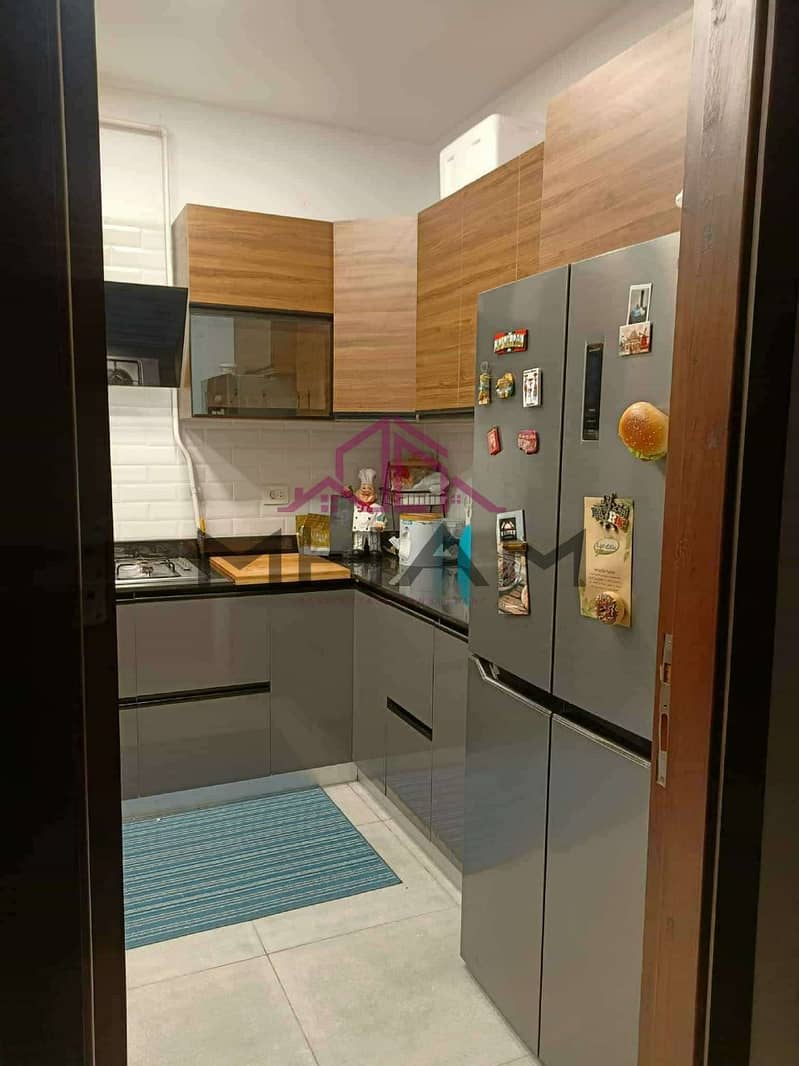 5 photo_5866437650439408500_y. jpg