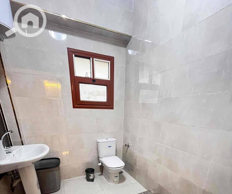 14 88b13fb5-7ec8-4101-8e5b-86e29caae110. jpg