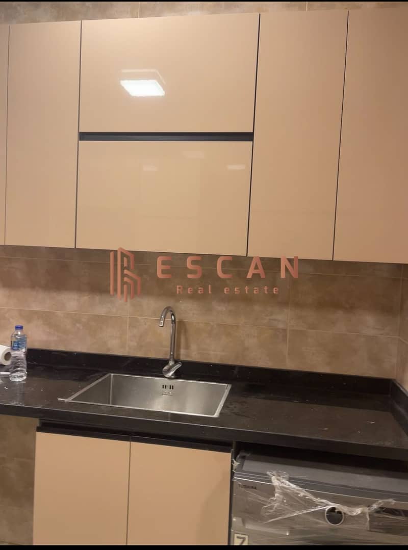 18 U136268 (10). jpg