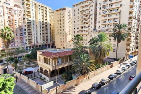 شقة 3 غرف نوم للبيع في سموحة، الإسكندرية - 1. jpg