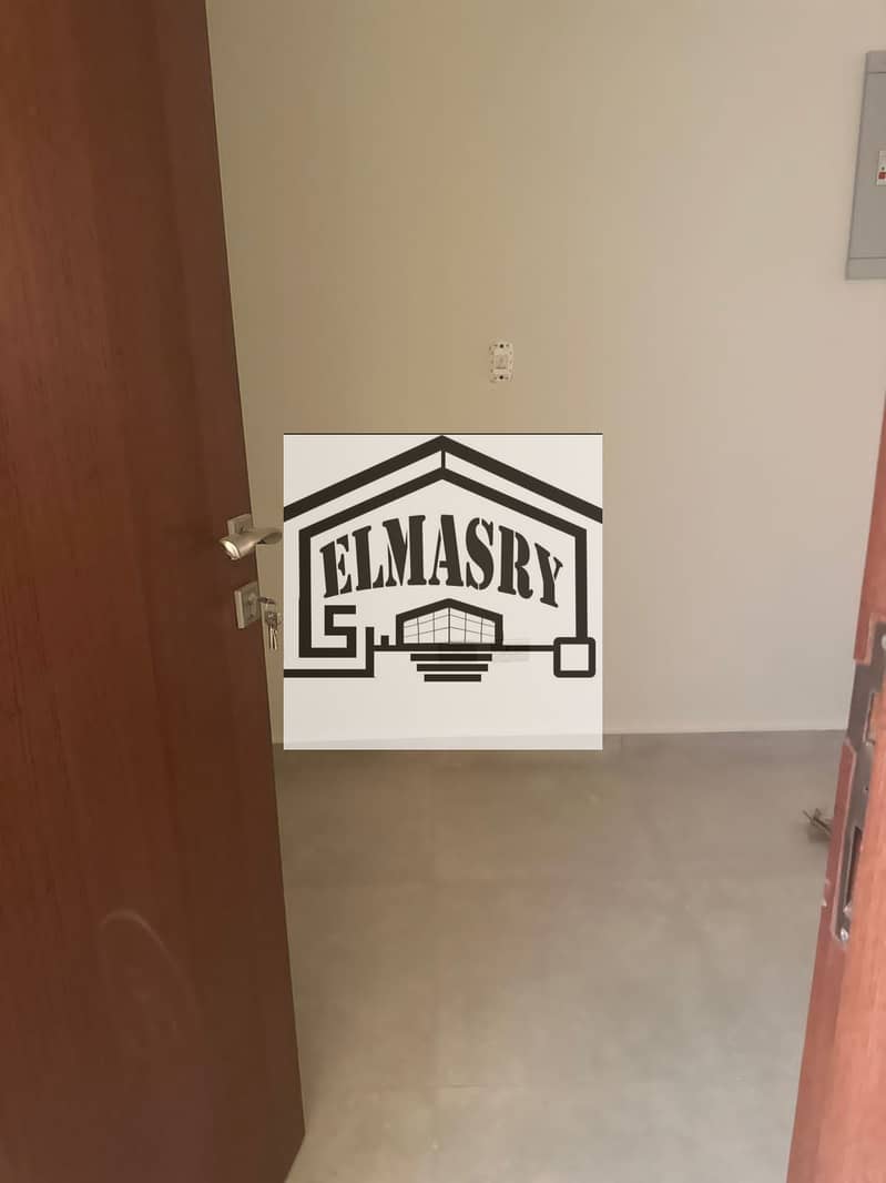 12 b95abc5f-c2f3-41d4-94fd-1e97cec1a628. jpg