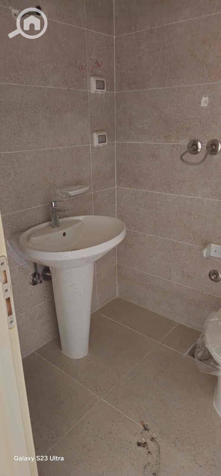 8 8bb8a448-eae3-4d01-8f3f-f351c4937295. jpg