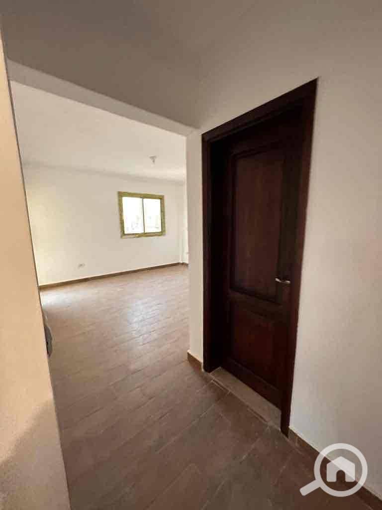 4 12b74fd8-f250-45fc-8b50-67ae0b47df4f. jpg