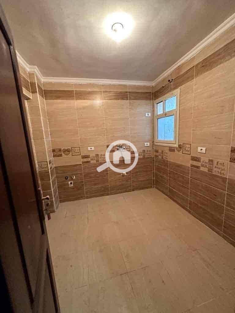 8 498f1405-041e-40f3-b87d-62f64e6290c4. jpg