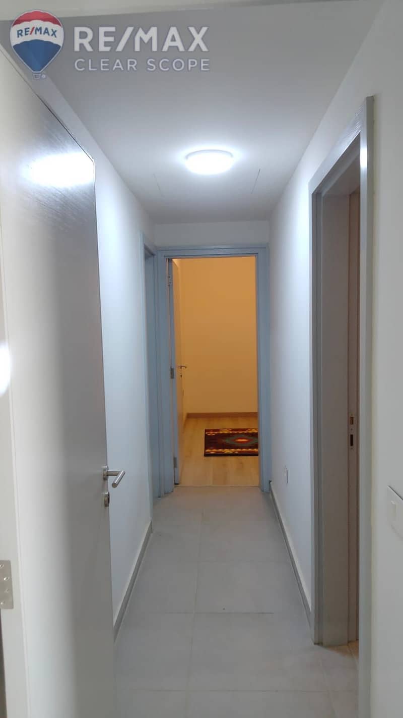 10 87de549b-0d08-4cb6-a514-d55eee4ab7ca. jpeg