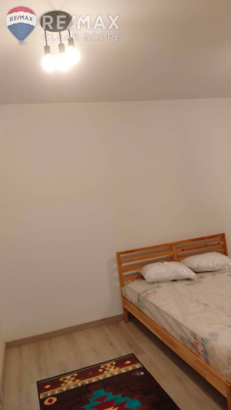 12 9280f027-7d6a-4671-99b3-167adbcd7396. jpeg