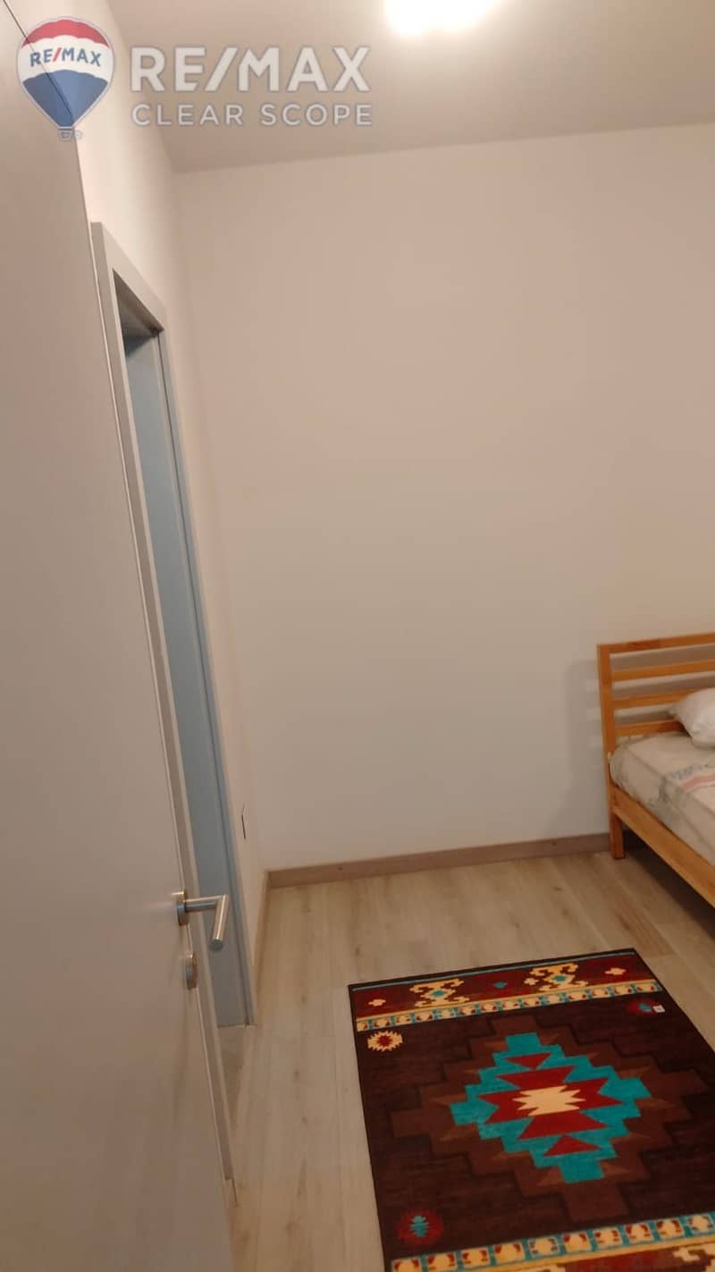 21 ddf78268-184c-4d62-ae68-2d0486ea6403. jpeg