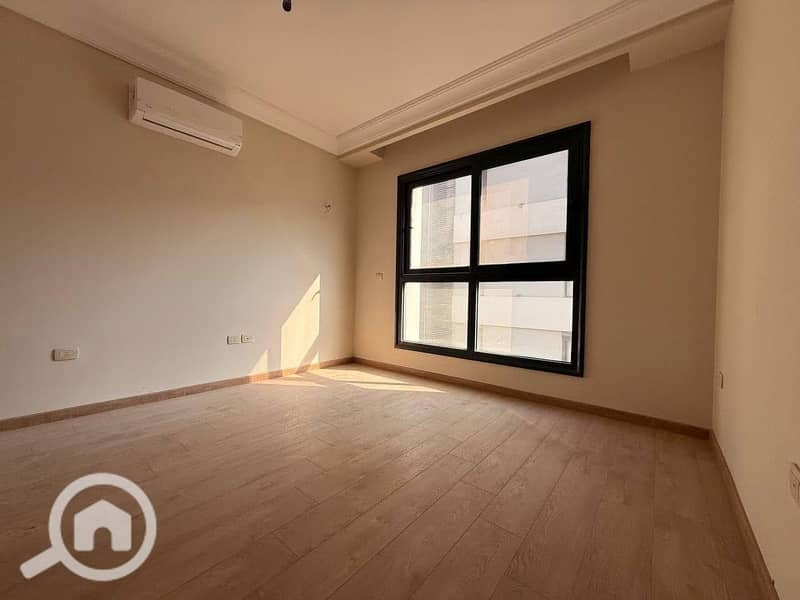 2 WhatsApp Image 2025-11-15 at 2.05. 27 PM (1). jpeg