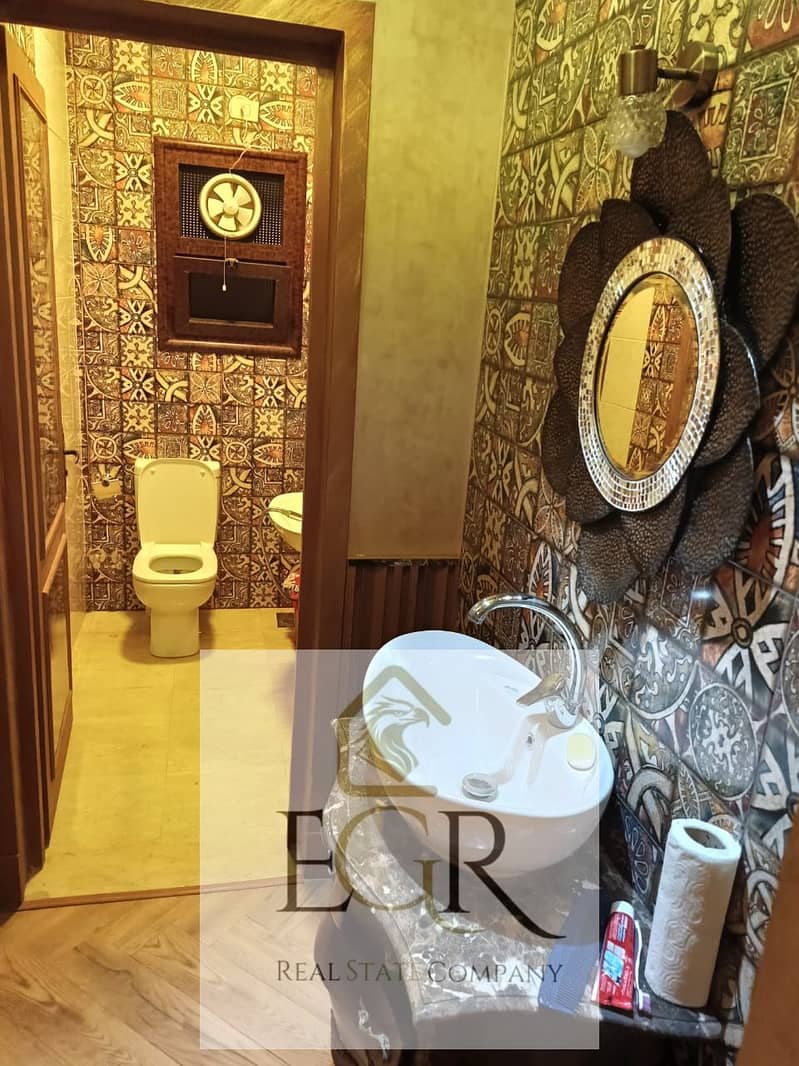 10 2392dac9-8841-4d20-97aa-7ab8c6787c3b. jpeg